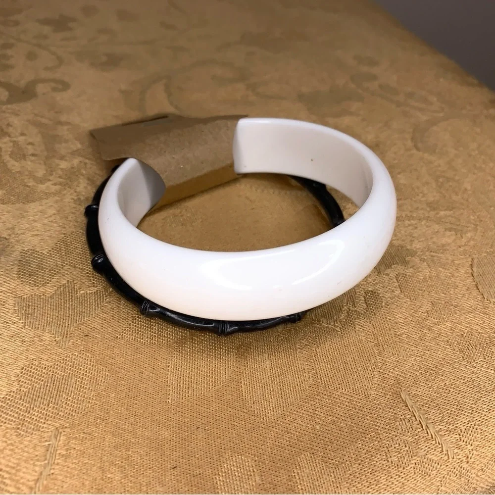 Set Of 2 Bangle Style Bracelets Black White Retro Pinup Goth Bamboo Look Acrylic